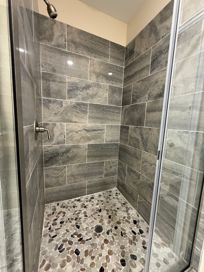 Building Photo - Beautiful modern Townhome in Peaster ISD NO Water Bill -  Fenced Yard - GATED: Spring Move in Spe...