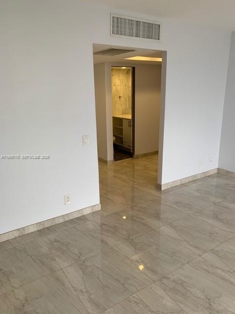 Building Photo - 20301 W Country Club Dr