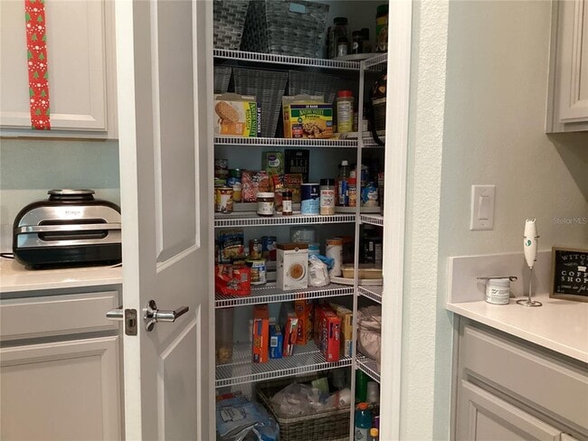 Building Photo - 260 Pershing St