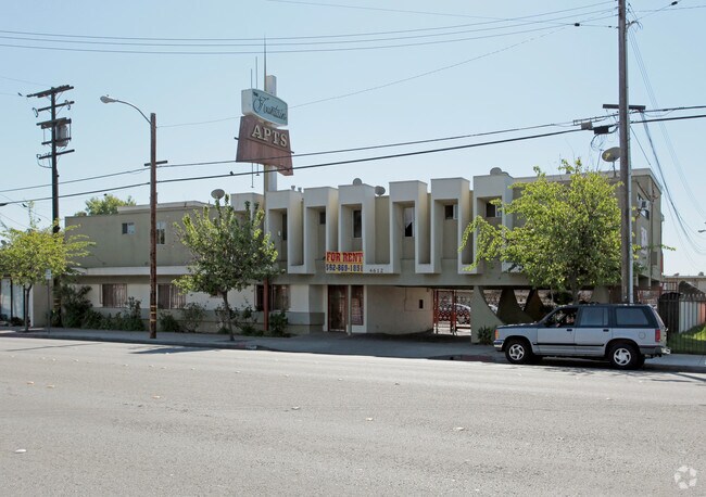Building Photo - Fountain Apartments