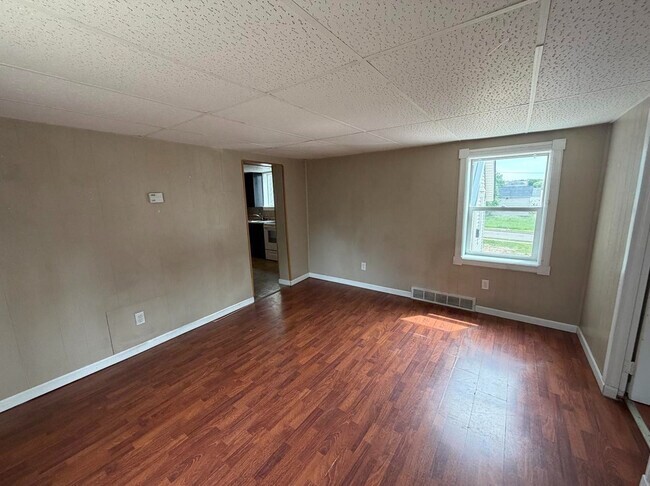 Apt 1 - 211 E High St