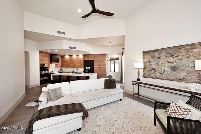 Building Photo - 8334 E Jenan Dr