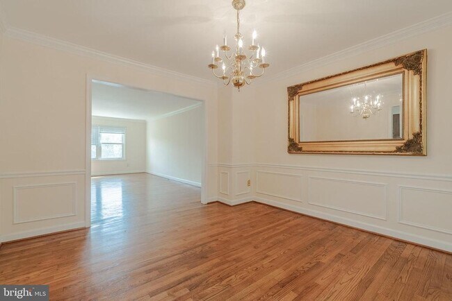 Building Photo - 3548 S George Mason Dr