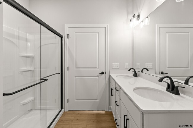 Building Photo - 12811 S 45th Ter