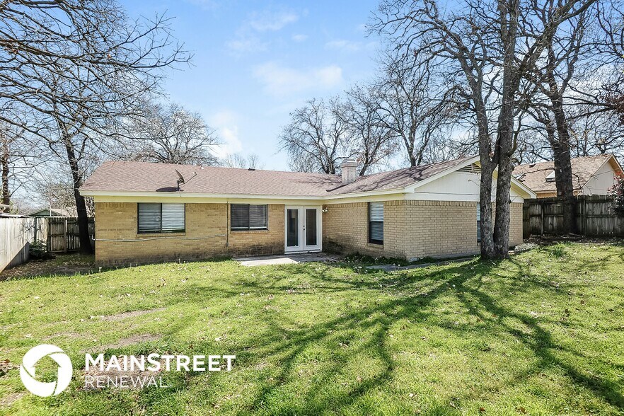Building Photo - 825 Timberoaks Dr