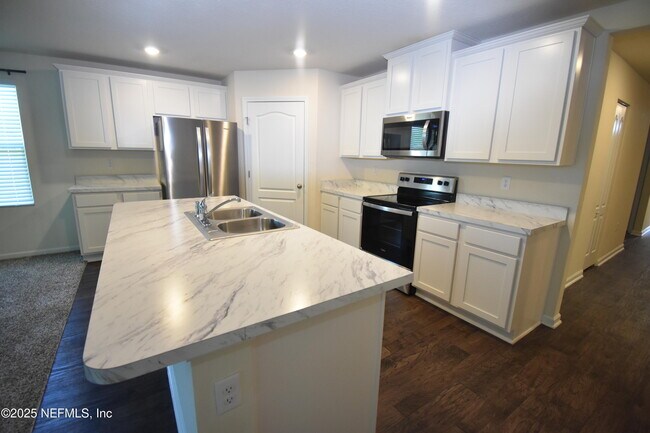 Building Photo - 70200 Roseapple Ct