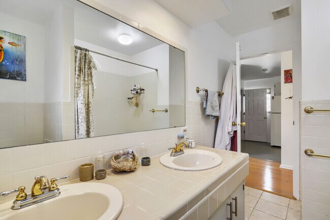 Building Photo - 4618 W 35th Ave