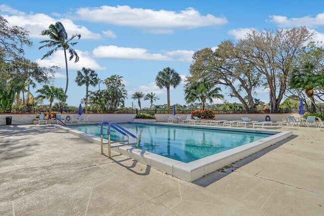 Building Photo - 204 Sea Oats Dr