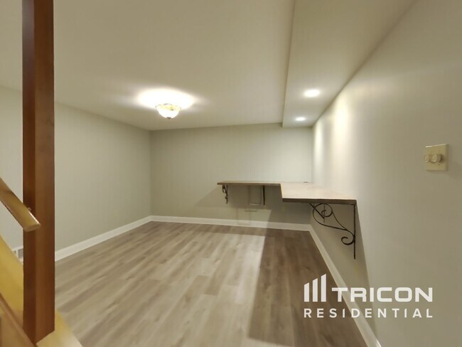 Building Photo - 2585 Cherry Ct
