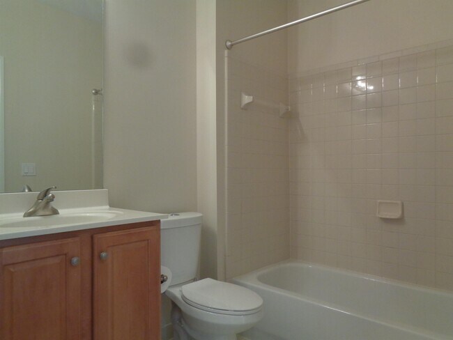 Building Photo - 914 Providence Glen Dr