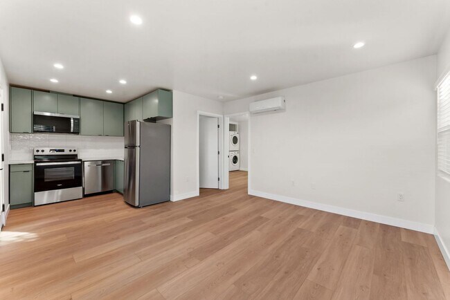 Building Photo - 2735 Broadway-1