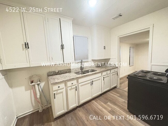Building Photo - 4522 W 25th St