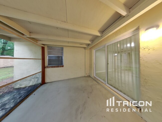 Building Photo - 2846 Tanglewood Blvd