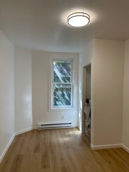 Building Photo - 519 Mercer St