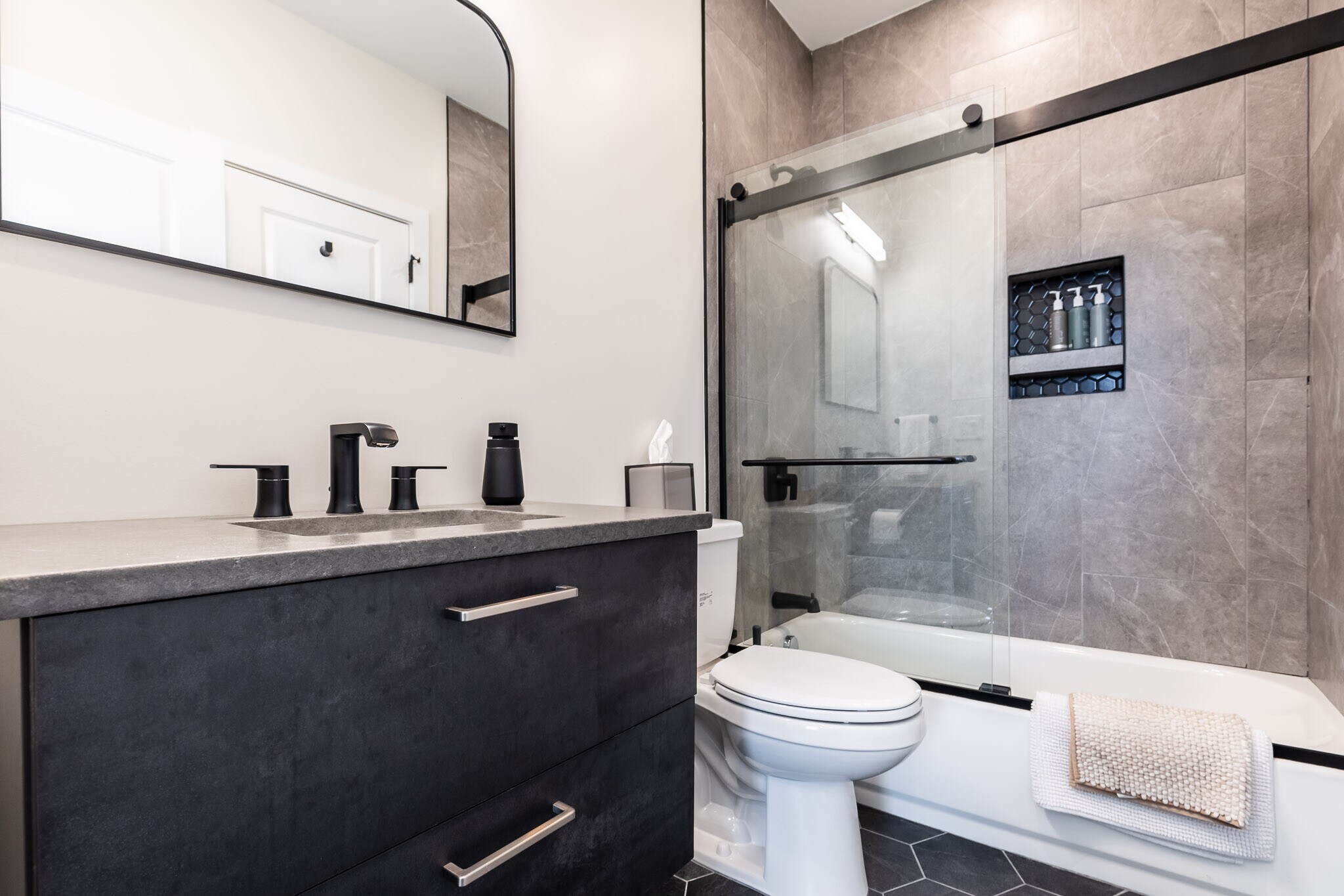 Bath opens to hallway and bedroom 2 - 795 E McMillan St