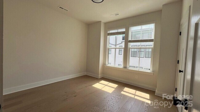 Building Photo - 608 Old Dominion Dr