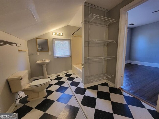 Building Photo - 976 Delaware Ave SE