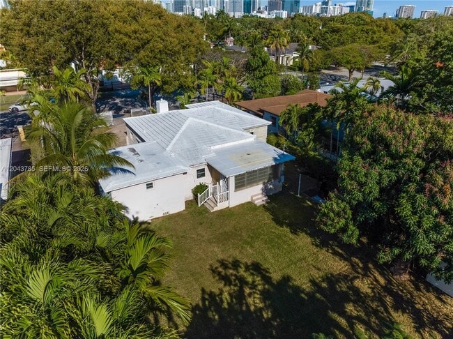 Building Photo - 820 SW 26th Rd