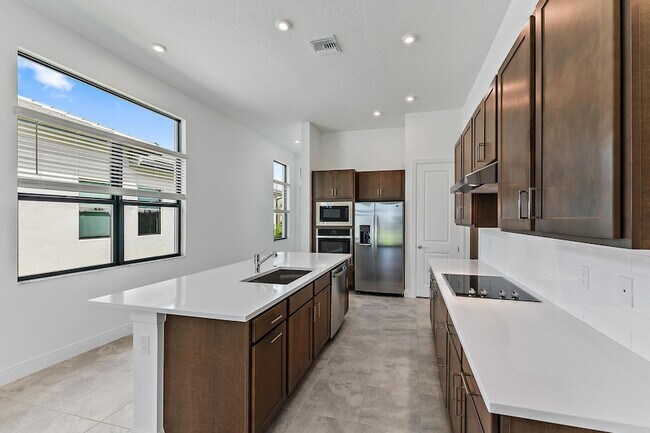 Building Photo - 9333 SW Pepoli Way