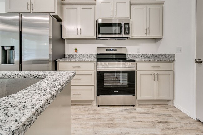 Building Photo - Brand New 4 Bed Home!