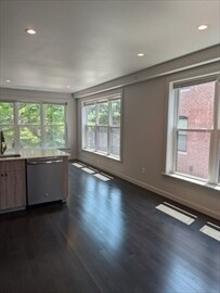 Building Photo - 3383 Washington St