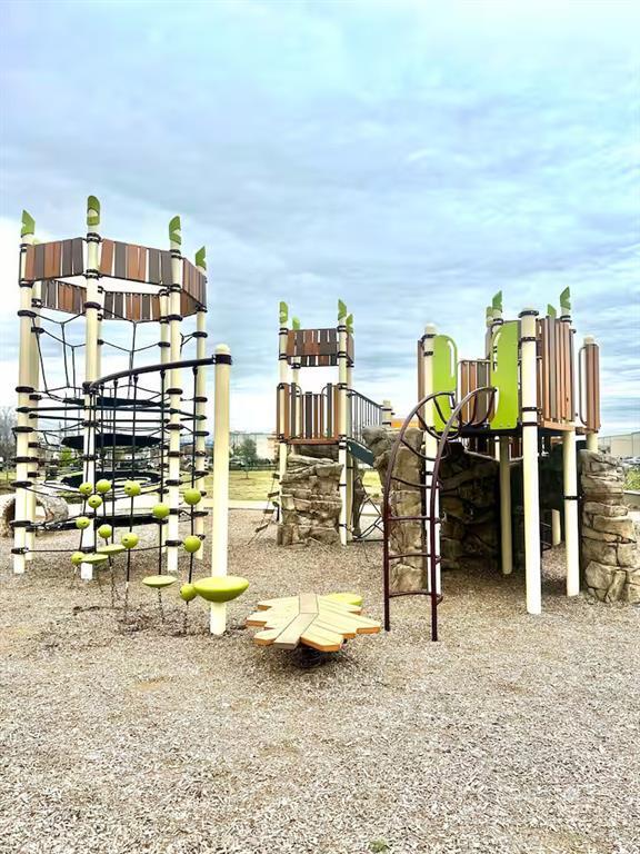 Building Photo - 11307 Canyon Trail Dr