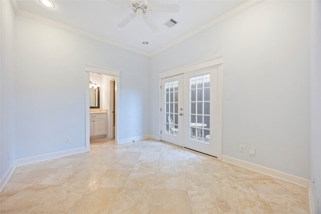 Building Photo - 609 Rutland St