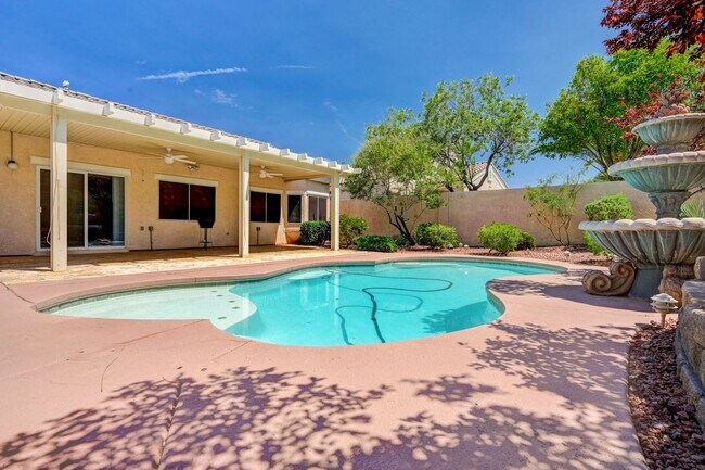 Building Photo - Beautiful 3 Bedroom Single Story Home in A...