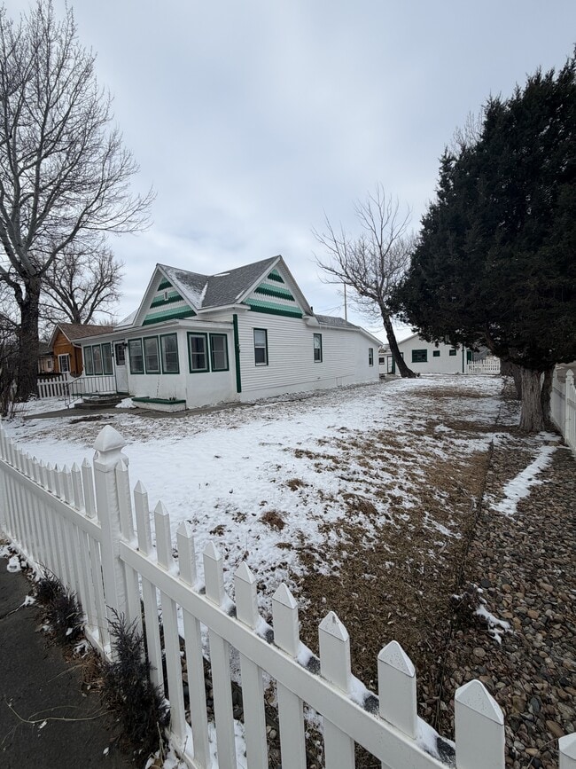 Building Photo - 338 N 2nd St