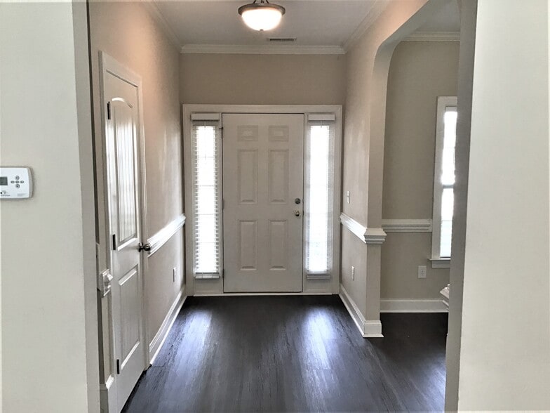 Building Photo - 617 Monterey Pine Dr