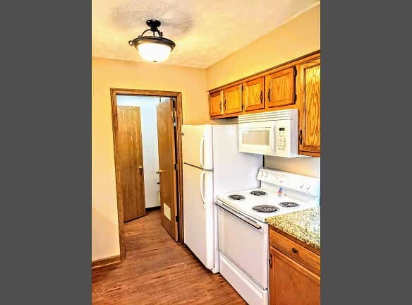 Building Photo - 382 Waterside Avenue