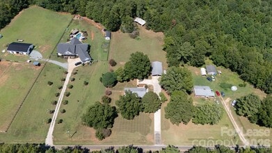 Building Photo - 734 Culp Ferguson Rd