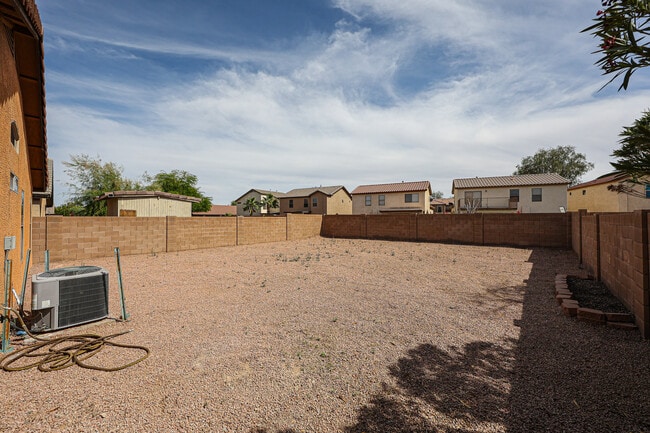 Building Photo - 12447 W El Nido Ln