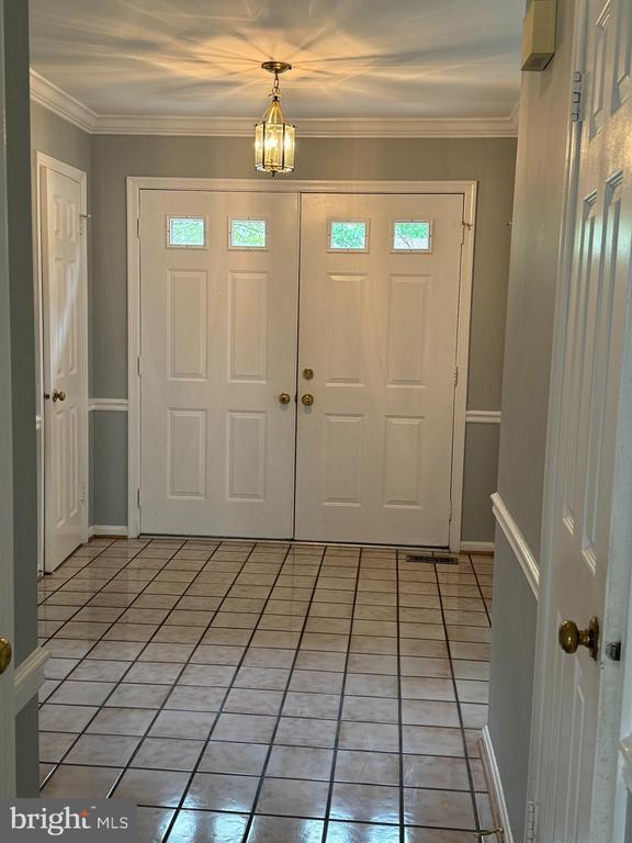 Building Photo - 12859 Valleywood Dr