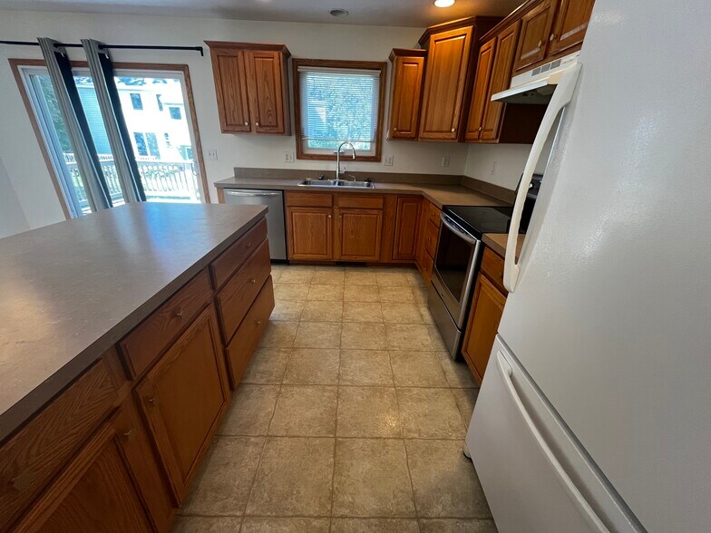 Building Photo - 788 Graafschap Rd