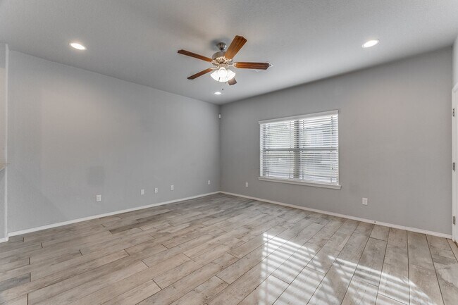 Building Photo - 1348 N Corsica Dr