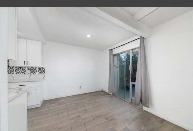 Building Photo - 12195 Carnation Ln