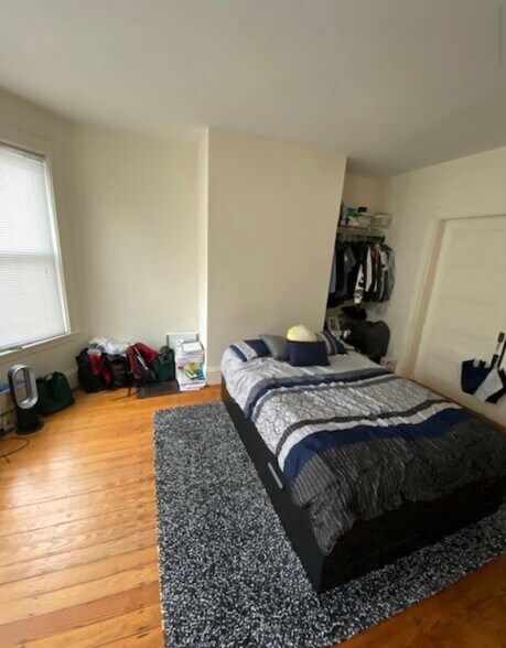 Building Photo - 121 Calumet St