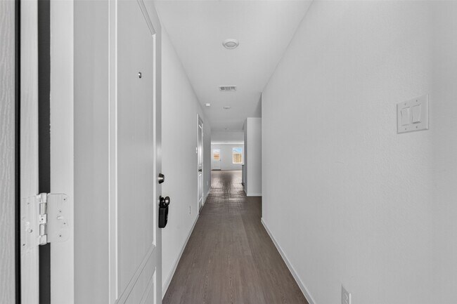 Building Photo - 3008 Calhoun Fls Dr