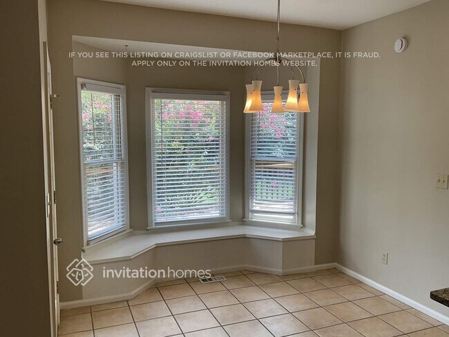 Building Photo - 1240 Chadwick Point Dr NW