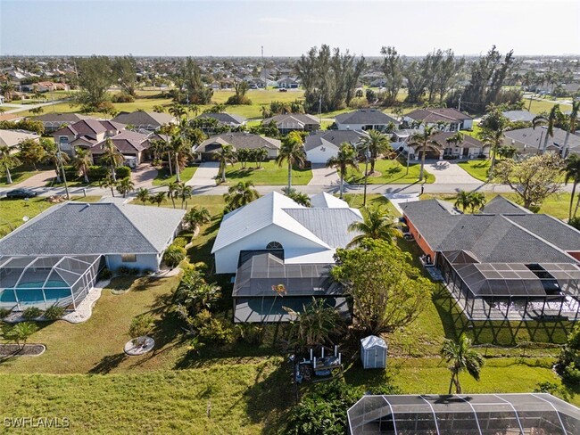 Building Photo - 4520 SW 22nd Ave