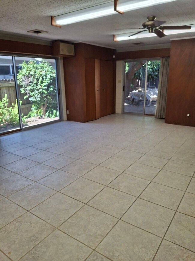 Building Photo - COMING SOON!!! Beautiful South Land Park h...