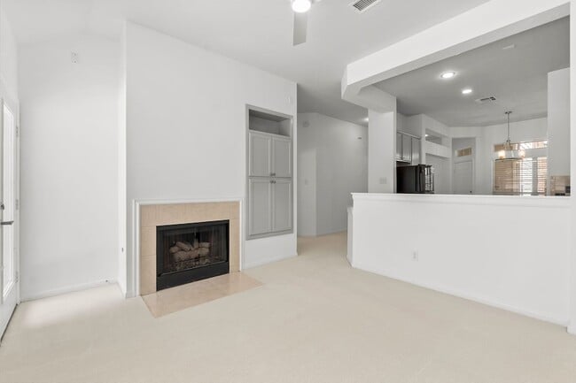 Building Photo - 72 S Piper Trace