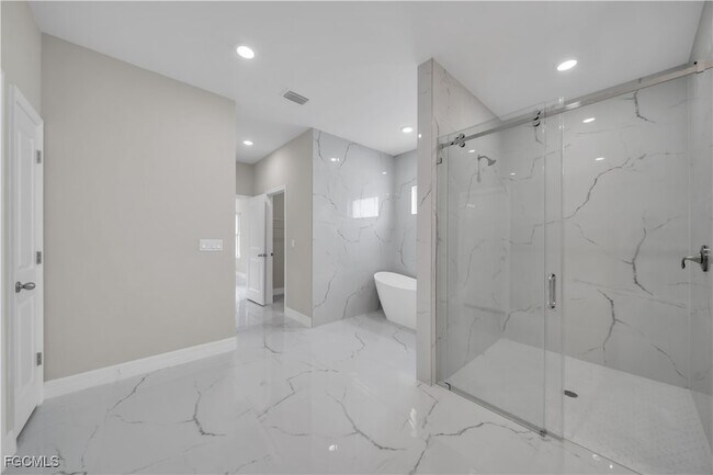 Building Photo - 543 McArthur Blvd