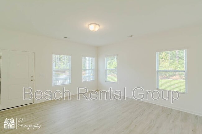 Building Photo - 122 Crescent Wy