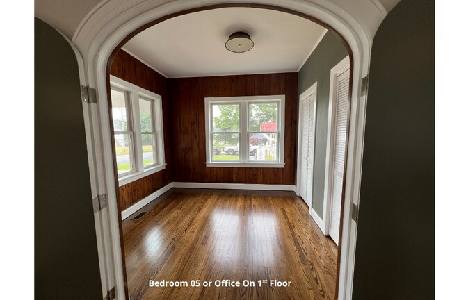 Building Photo - 310 Fishel Ave
