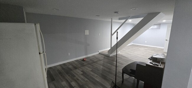Building Photo - 103 Orono St