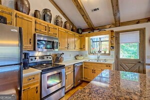 Building Photo - 842 Saddle Back Cir