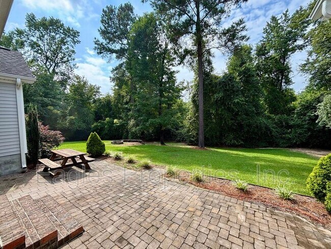 Building Photo - 237 Deer Pointe Dr