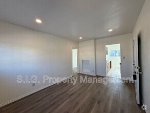 Building Photo - 3817 1/2 Verdugo Rd